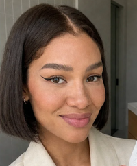 Helena S., 32